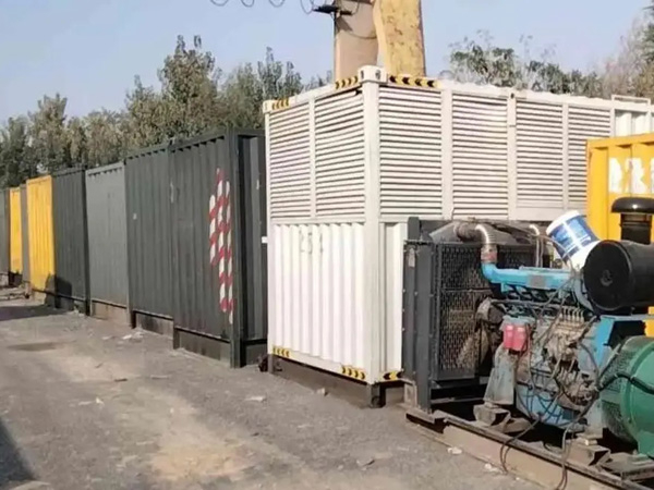 可克达拉200KW柴油发电机机组每小时油耗是多少？